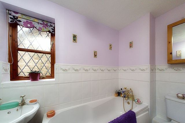  Image of 4 bedroom Detached house for sale in Foxbridge Drive Hunston Chichester PO20 at Foxbridge Drive Hunston Chichester, PO20 1NQ