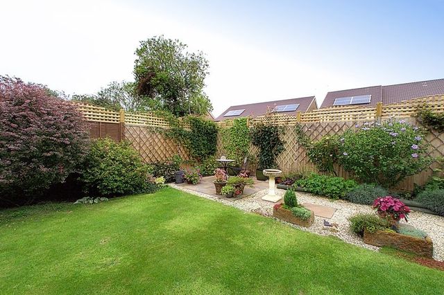  Image of 4 bedroom Detached house for sale in Foxbridge Drive Hunston Chichester PO20 at Foxbridge Drive Hunston Chichester, PO20 1NQ