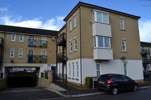  Image of 2 bedroom Flat for sale in Norwich Crescent Chadwell Heath Romford RM6 at Framlington Court  Chadwell Heath, RM6 4UQ