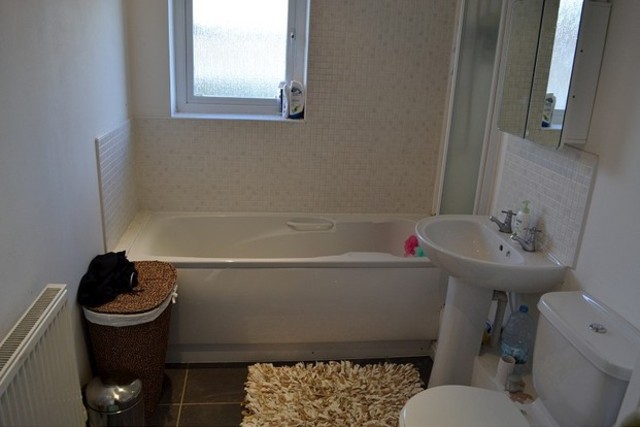  Image of 2 bedroom Flat for sale in Norwich Crescent Chadwell Heath Romford RM6 at Framlington Court  Chadwell Heath, RM6 4UQ