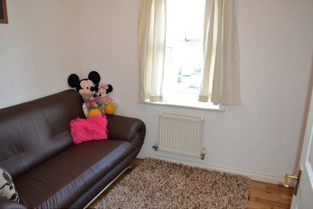  Image of 2 bedroom Flat for sale in Norwich Crescent Chadwell Heath Romford RM6 at Framlington Court  Chadwell Heath, RM6 4UQ
