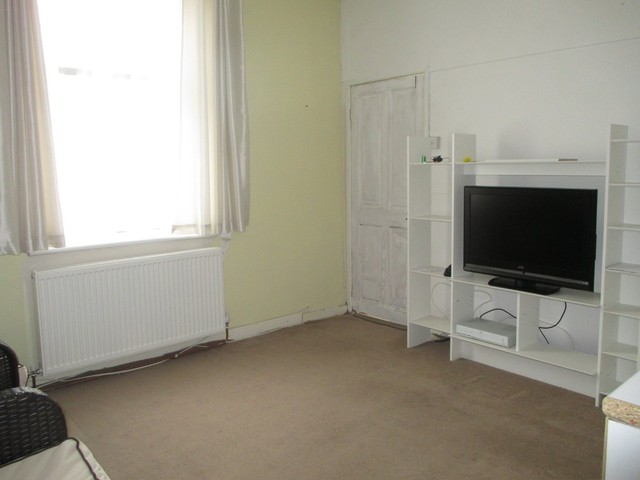  Image of 4 bedroom End of Terrace for sale in Francis Avenue Southsea PO4 at Francis Avenue  Southsea, PO4 0HP