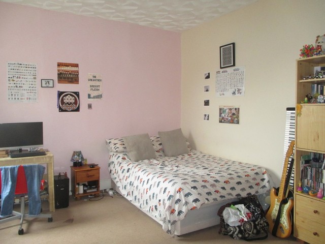  Image of 4 bedroom End of Terrace for sale in Francis Avenue Southsea PO4 at Francis Avenue  Southsea, PO4 0HP