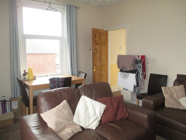  Image of 4 bedroom End of Terrace for sale in Francis Avenue Southsea PO4 at Francis Avenue  Southsea, PO4 0HP