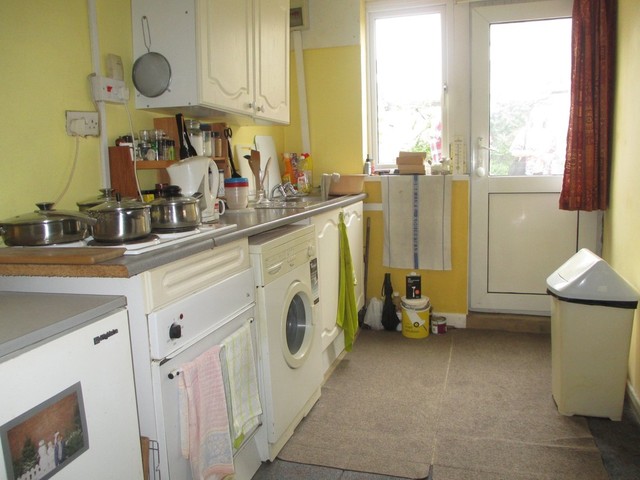  Image of 4 bedroom End of Terrace for sale in Francis Avenue Southsea PO4 at Francis Avenue  Southsea, PO4 0HP