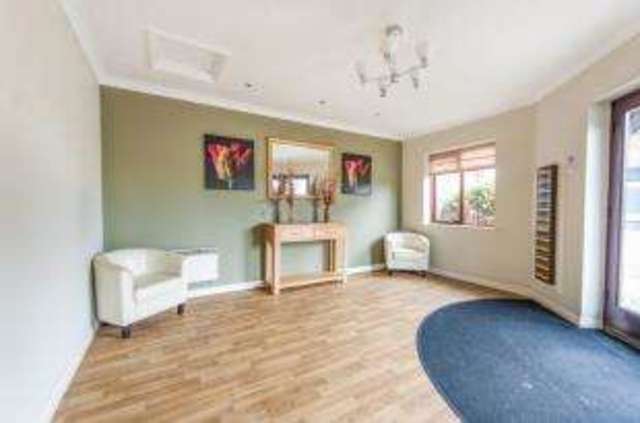  Image of 2 bedroom Flat for sale in Freelands Road Cobham KT11 at Freelands Road Cobham Cobham, KT11 2NP