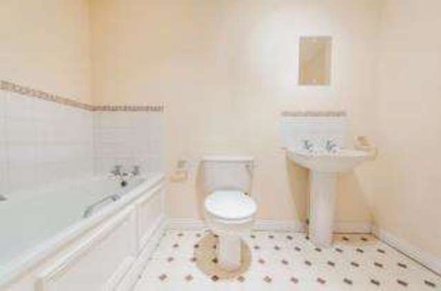  Image of 2 bedroom Flat for sale in Freelands Road Cobham KT11 at Freelands Road Cobham Cobham, KT11 2NP