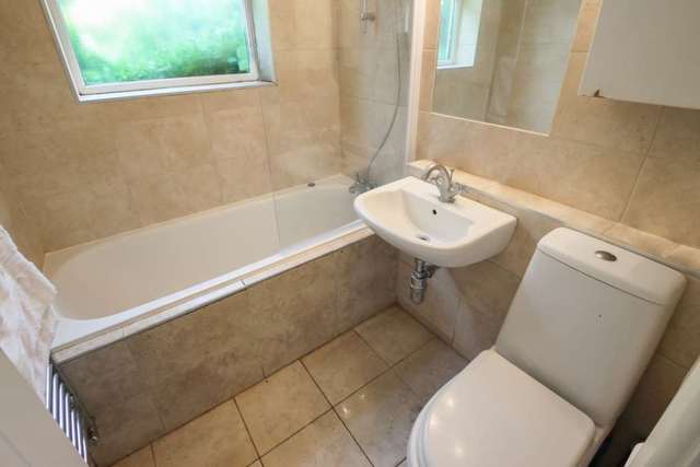  Image of 2 bedroom Terraced house for sale in Frogmore Street Tring HP23 at Frogmore Street  Tring, HP23 5AU