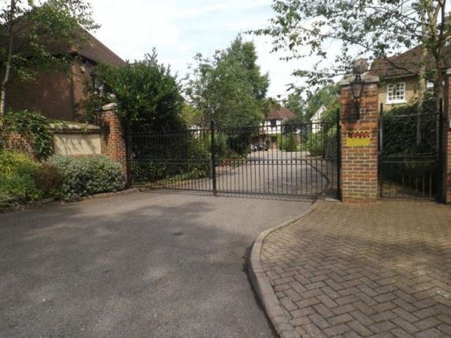 Image of 5 bedroom Detached house for sale in Gainsborough Place Chigwell IG7 at Gainsborough Place  Chigwell, IG7 6LA