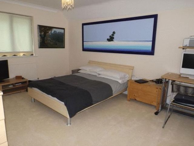  Image of 5 bedroom Detached house for sale in Gainsborough Place Chigwell IG7 at Gainsborough Place  Chigwell, IG7 6LA