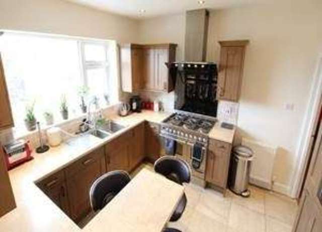  Image of 3 bedroom Semi-Detached house for sale in Gallants Farm Road East Barnet Barnet EN4 at Gallants Farm Road East Barnet Barnet, EN4 8ET