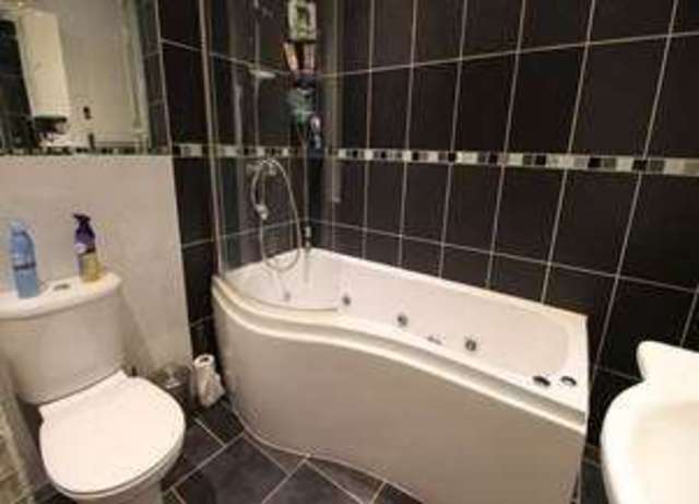  Image of 3 bedroom Semi-Detached house for sale in Gallants Farm Road East Barnet Barnet EN4 at Gallants Farm Road East Barnet Barnet, EN4 8ET