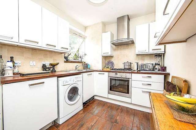  Image of 2 bedroom Flat for sale in Winstanley Estate London SW11 at Newcomen Road London Clapham Junction, SW11 2EW