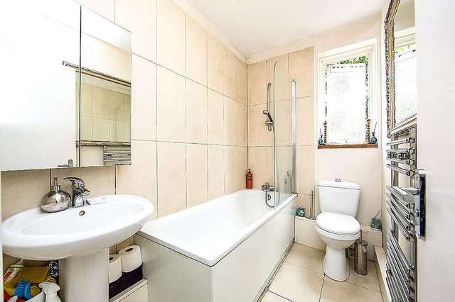  Image of 2 bedroom Flat for sale in Winstanley Estate London SW11 at Newcomen Road London Clapham Junction, SW11 2EW