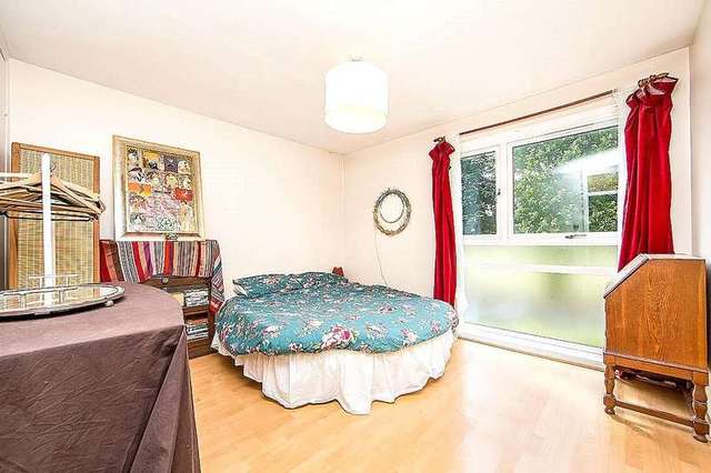  Image of 2 bedroom Flat for sale in Winstanley Estate London SW11 at Newcomen Road London Clapham Junction, SW11 2EW