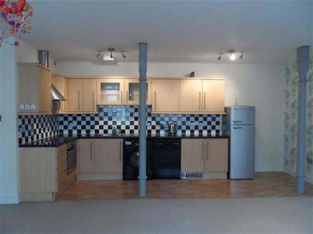  Image of 2 bedroom Apartment to rent in Garden Street North Halifax HX3 at Northowram, HX3 6BP