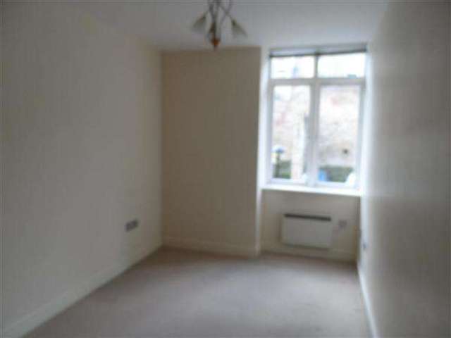  Image of 2 bedroom Apartment to rent in Garden Street North Halifax HX3 at Northowram, HX3 6BP