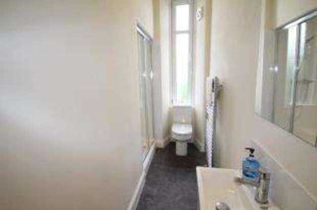  Image of 1 bedroom Flat for sale in Garry Street Glasgow G44 at Cathcart Glasgow Pollokshaws, G44 4AY
