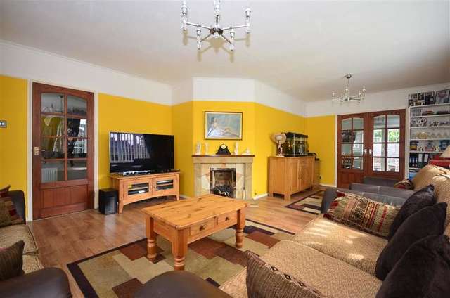  Image of 3 bedroom Bungalow for sale in Glenwood Close St. Michaels Tenterden TN30 at St Michaels Tenterden Tenterden, TN30 6PN