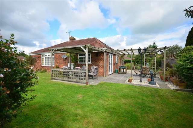  Image of 3 bedroom Bungalow for sale in Glenwood Close St. Michaels Tenterden TN30 at St Michaels Tenterden Tenterden, TN30 6PN
