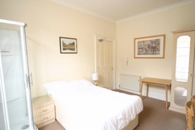  Image of Flat to rent in Gloucester Place London NW1 at Marylebone, NW1 6DX