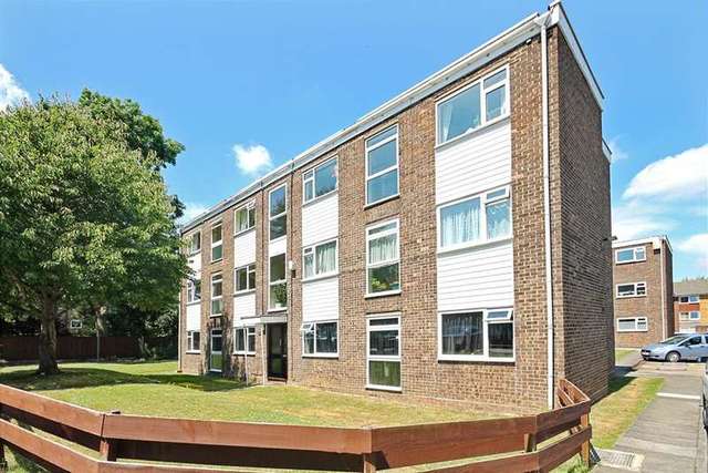  Image of 2 bedroom Flat for sale in Grange Road Sutton SM2 at Sutton Surrey Sutton, SM2 6SY