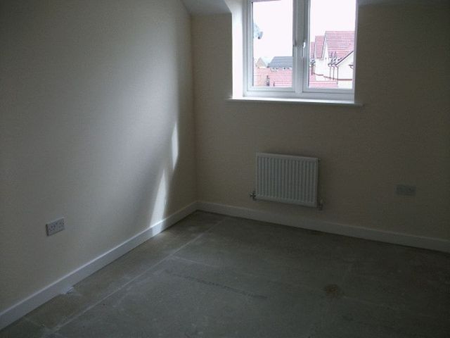  Image of 2 bedroom Flat to rent in Harrier Park Hawksworth Didcot OX11 at Elm Park  Didcot, OX11 6DS