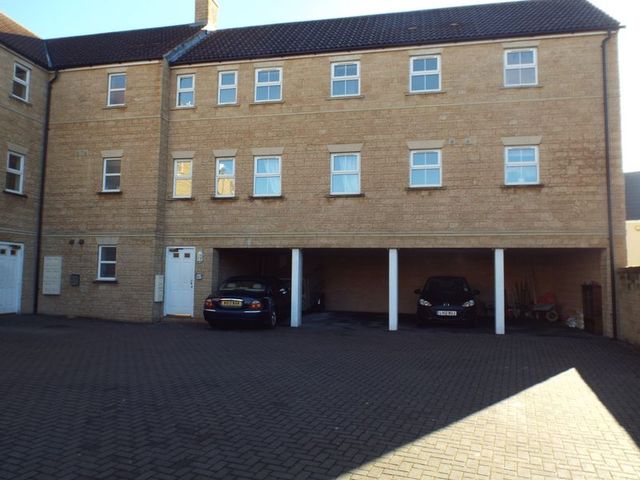 Image of 2 bedroom Flat for sale in Grouse Road Calne SN11 at Grouse Road  Calne, SN11 9SF