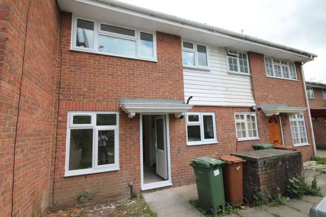  Image of 2 bedroom Detached house to rent in Guild Road Erith DA8 at Guild Road  Erith, DA8 2PS