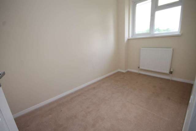  Image of 2 bedroom Detached house to rent in Guild Road Erith DA8 at Guild Road  Erith, DA8 2PS