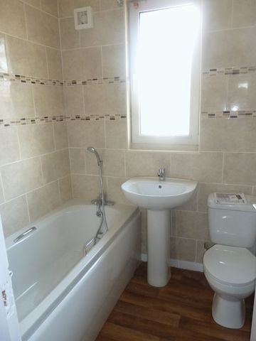  Image of 3 bedroom Semi-Detached house to rent in Hales Lane Bearwood Smethwick B67 at Hales Lane  Smethwick, B67 6QL