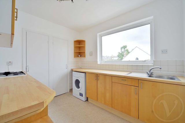  Image of 2 bedroom Flat to rent in Hampstead High Street London NW3 at Hampstead High Street Hampstead Hampstead, NW3 1RG