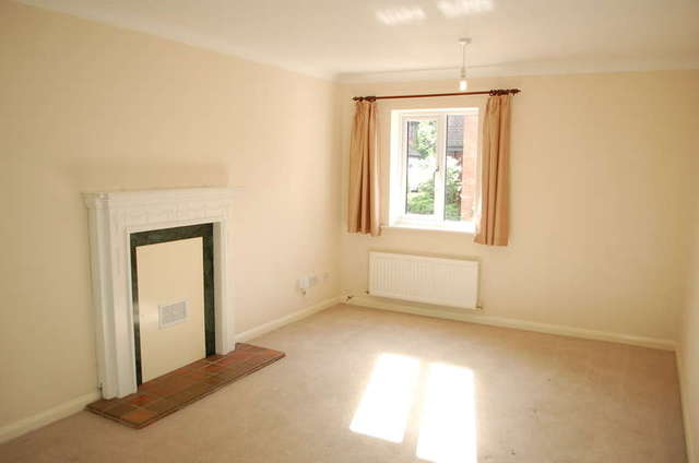  Image of 4 bedroom Detached house for sale in Partridge Road Hampton TW12 at Partridge Road  Hampton, TW12 3SB