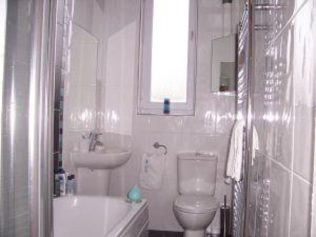  Image of 2 bedroom Flat to rent in Harrison Gardens Edinburgh EH11 at Merchiston Edinburgh Edinburgh, EH11 1SB