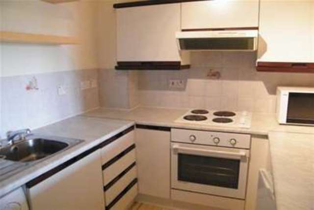  Image of 2 bedroom Flat to rent in Harrison Way Cardiff CF11 at Cardiff, CF11 7PE