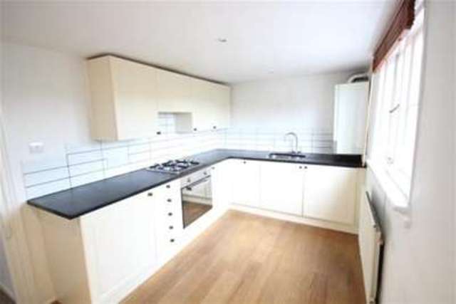  Image of 2 bedroom Flat to rent in Petworth Road Haslemere GU27 at Haslemere, GU27 2HR
