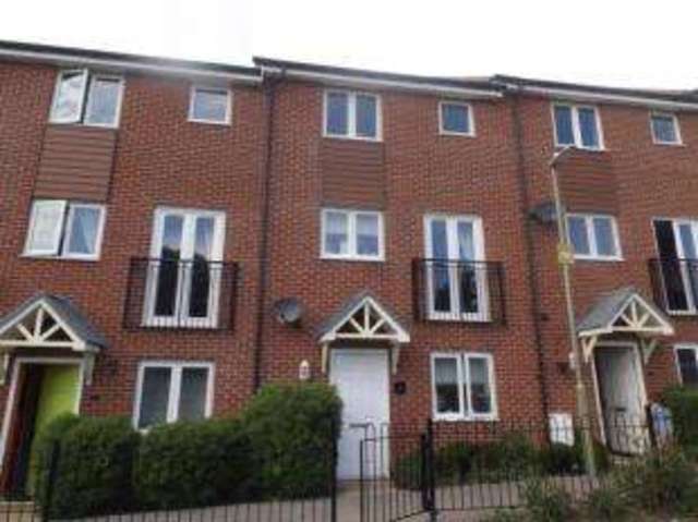  Image of 4 bedroom Detached house for sale in Lamb Walk Havant PO9 at Havant Hampshire Bedhampton, PO9 4BW