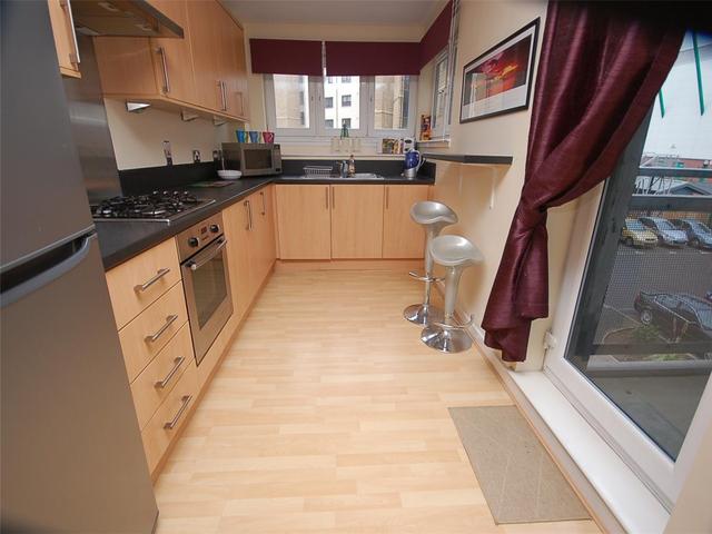  Image of 3 bedroom Flat to rent in Hawkhill Close Edinburgh EH7 at Lochend Edinburgh Edinburgh, EH7 6AB
