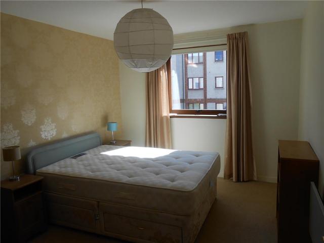  Image of 2 bedroom Flat to rent in Hawthornden Place Edinburgh EH7 at Leith Edinburgh Edinburgh, EH7 4RG