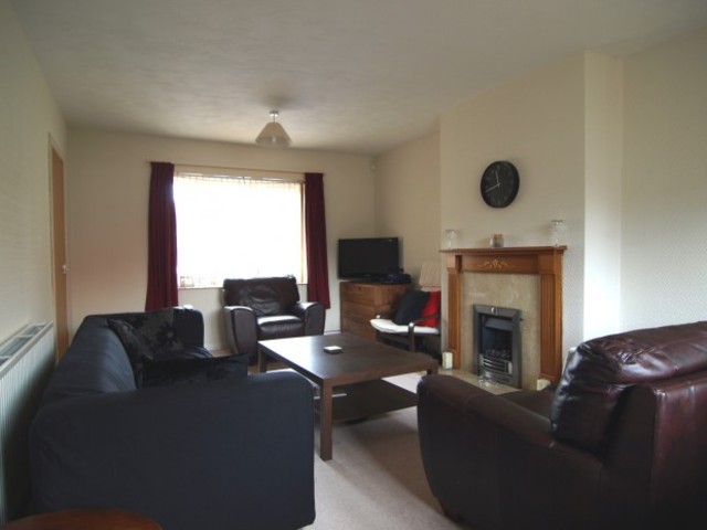  Image of 3 bedroom End of Terrace to rent in Headwell Avenue Dunfermline KY12 at Headwell Avenue  Dunfermline, KY12 0JR
