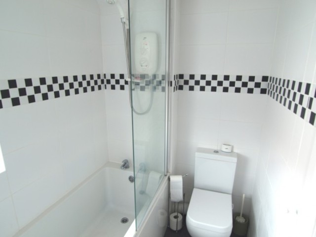  Image of 3 bedroom End of Terrace to rent in Headwell Avenue Dunfermline KY12 at Headwell Avenue  Dunfermline, KY12 0JR