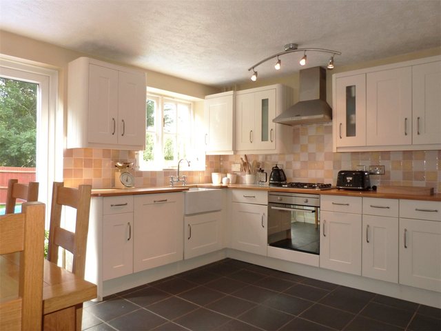  Image of 3 bedroom Detached house for sale in Hebbecastle Down Warfield Bracknell RG42 at Warfield Newell Green, RG42 2QF