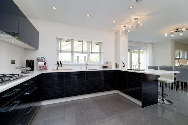  Image of 5 bedroom Detached Villa for sale in Helenslee Road Dumbarton G82 at Dumbarton, G82 4BS
