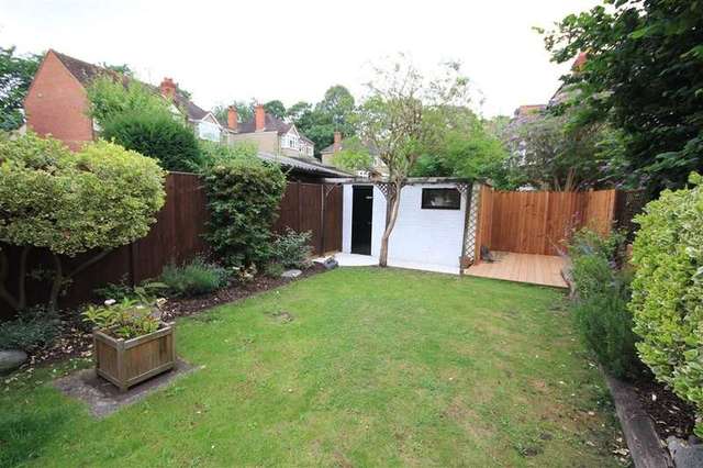  Image of 2 bedroom Flat for sale in Hemdean Hill Caversham Reading RG4 at Caversham  Reading, RG4 7SB