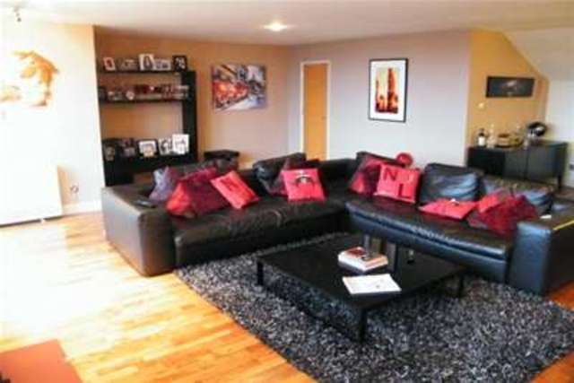  Image of 3 bedroom Flat to rent in Henke Court Cardiff CF10 at Cardiff, CF10 4EB