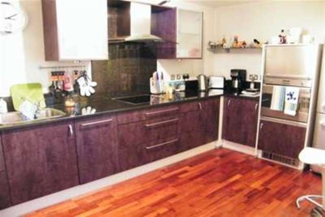  Image of 3 bedroom Flat to rent in Henke Court Cardiff CF10 at Cardiff, CF10 4EB