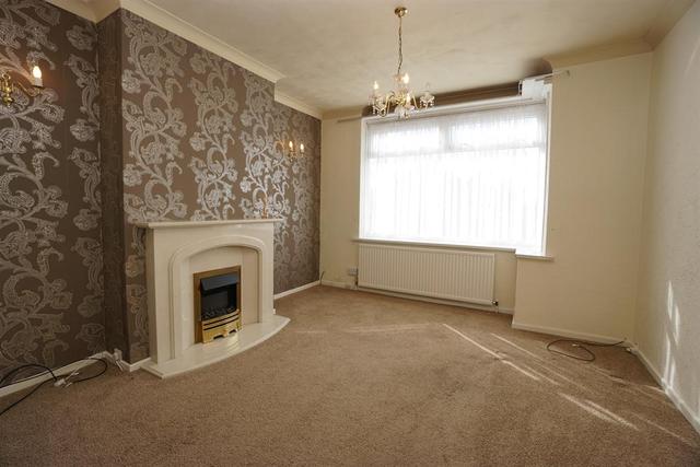  Image of 4 bedroom Semi-Detached house to rent in Henley Avenue Sheffield S8 at Norton Sheffield Norton, S8 8JH