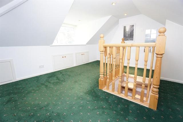  Image of 4 bedroom Semi-Detached house to rent in Henley Avenue Sheffield S8 at Norton Sheffield Norton, S8 8JH