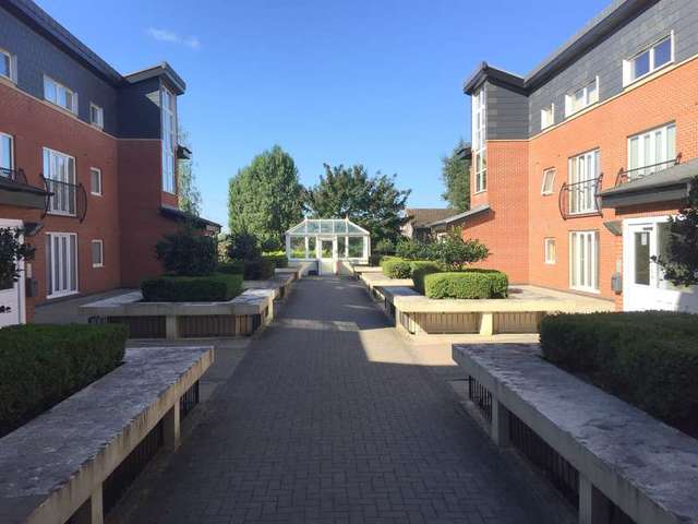  Image of 1 bedroom Apartment for sale in Lodge Road Kingswood Bristol BS15 at Kingswood  Bristol, BS15 1TB