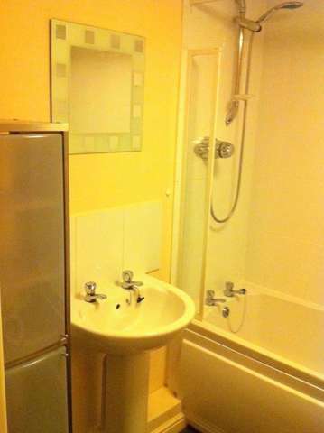  Image of 1 bedroom Apartment for sale in Lodge Road Kingswood Bristol BS15 at Kingswood  Bristol, BS15 1TB